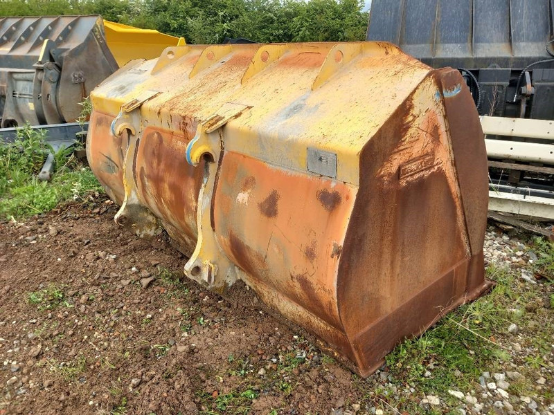Komatsu WA380-8 Quick coupler & Bucket - Kova - İş makinaları: fotoğraf 2 Komatsu WA380-8 Quick coupler & Bucket - Kova - İş makinaları: fotoğraf 2