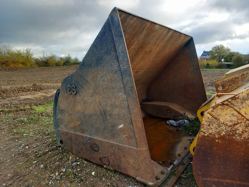 Komatsu WA480-8 - Kova - İş makinaları: fotoğraf 1 Komatsu WA480-8 - Kova - İş makinaları: fotoğraf 1