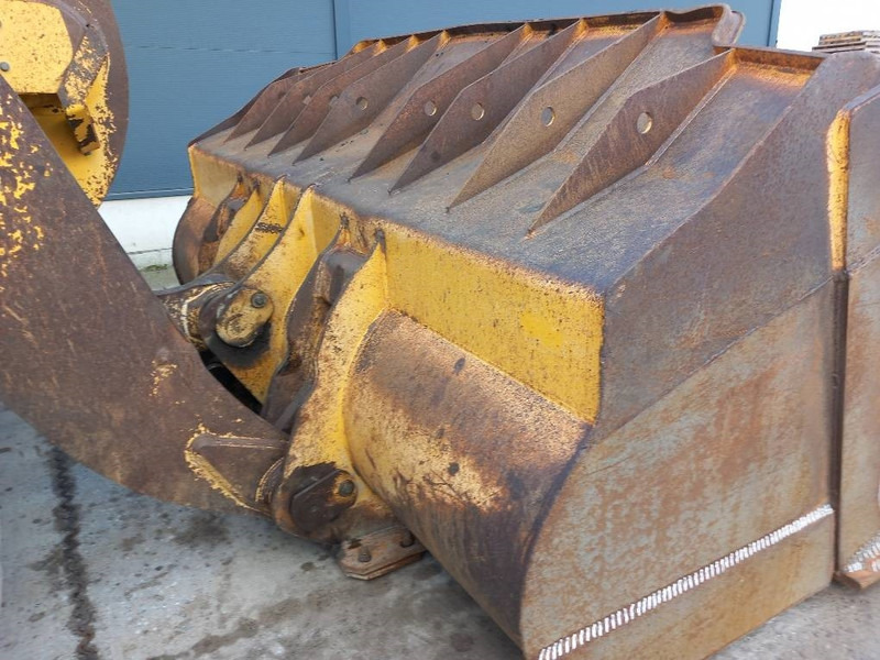 Komatsu WA500-7 - Tekerlekli yükleyici: fotoğraf 5 Komatsu WA500-7 - Tekerlekli yükleyici: fotoğraf 5