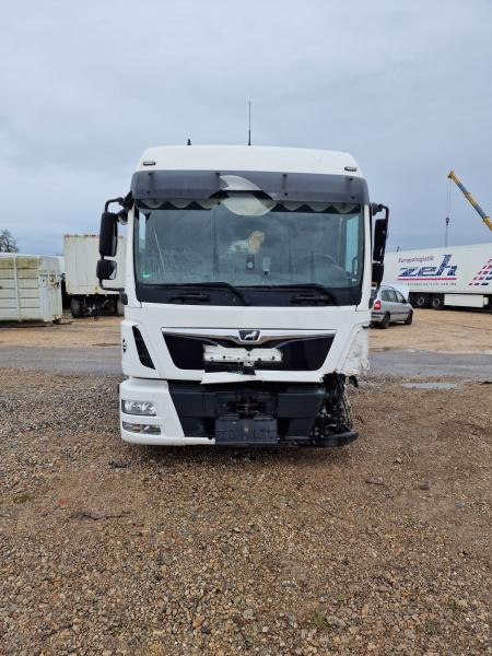 MAN TGL 8.220 BL UNFALL Koffer Langes Haus - Kapalı kasa kamyon: fotoğraf 2 MAN TGL 8.220 BL UNFALL Koffer Langes Haus - Kapalı kasa kamyon: fotoğraf 2