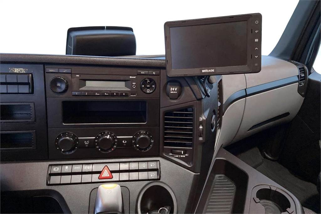 Kapalı kasa kamyon Mercedes-Benz ACTROS 1827 LNR Fokor 8,7m Ksa umpikori: fotoğraf 13