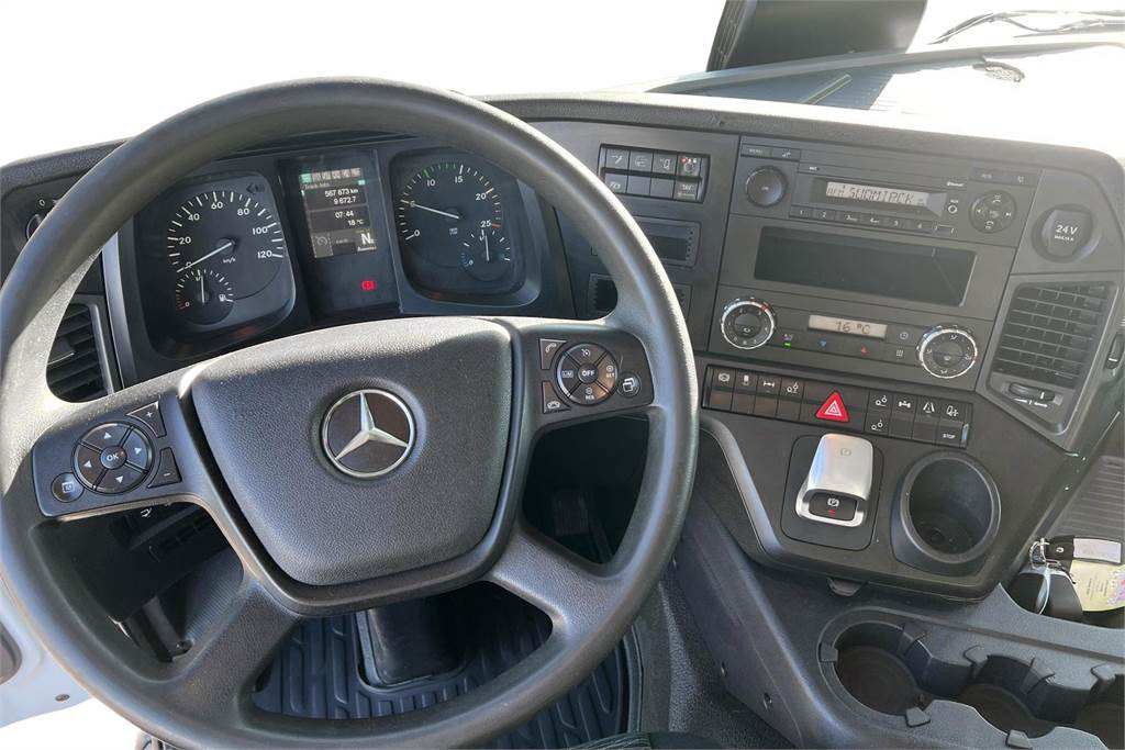 İç mekan fotoğrafi 2: Izotermik kamyon Mercedes-Benz ACTROS 2546L-6X2/ 60 FRC 07/2026