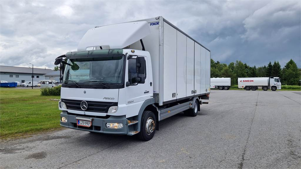 Kapalı kasa kamyon Mercedes-Benz ATEGO 1324L/48: fotoğraf 1
