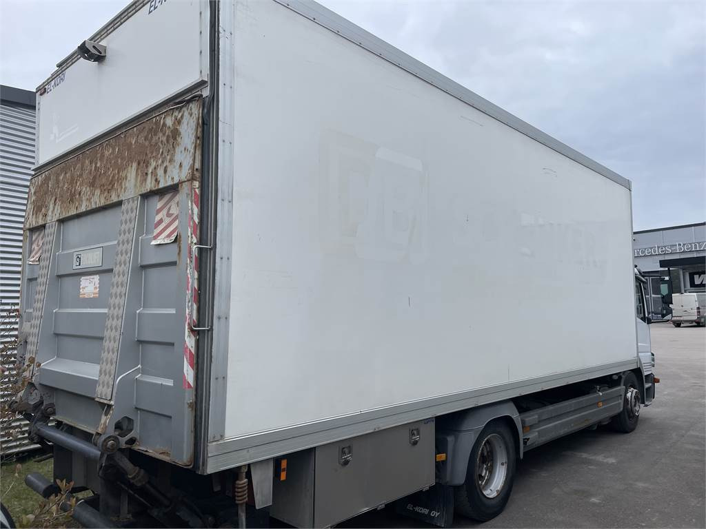 Mercedes-Benz ATEGO 1524L/42 - Kapalı kasa kamyon: fotoğraf 5 Mercedes-Benz ATEGO 1524L/42 - Kapalı kasa kamyon: fotoğraf 5