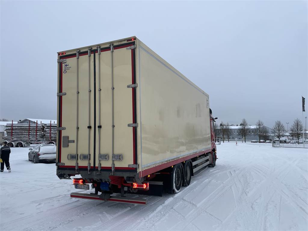 Mercedes-Benz Actros 5L 2553L Piako KSA rahtikori 9,5M - Kapalı kasa kamyon: fotoğraf 3 Mercedes-Benz Actros 5L 2553L Piako KSA rahtikori 9,5M - Kapalı kasa kamyon: fotoğraf 3