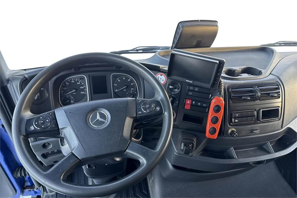 İç mekan fotoğrafi 2: Kapalı kasa kamyon Mercedes-Benz Atego 1223L Ksa-kori + PL