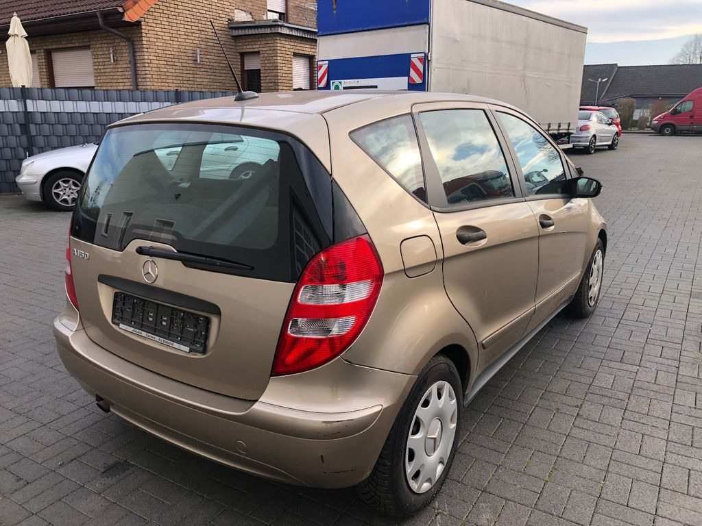 Mercedes-Benz A 150 A -Klasse A 150 - Binek araba: fotoğraf 2 Mercedes-Benz A 150 A -Klasse A 150 - Binek araba: fotoğraf 2
