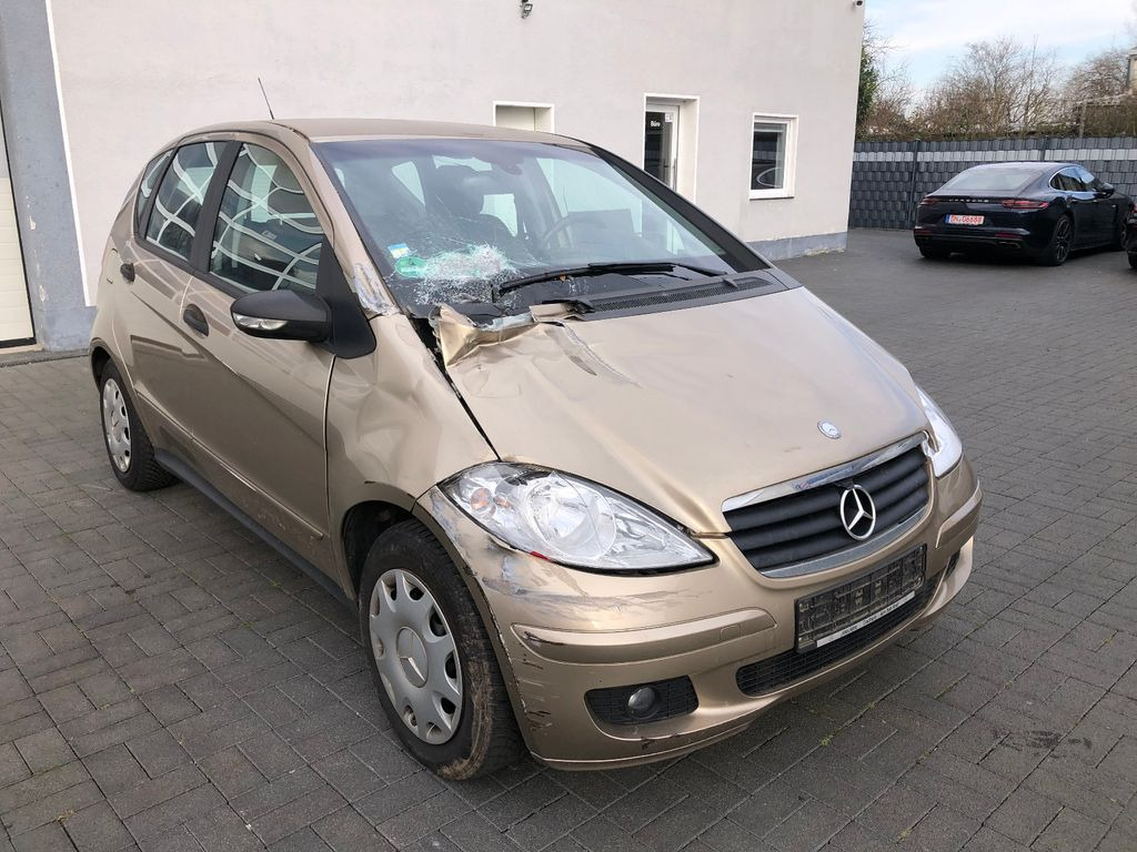 Mercedes-Benz A 150 A -Klasse A 150 - Binek araba: fotoğraf 1 Mercedes-Benz A 150 A -Klasse A 150 - Binek araba: fotoğraf 1