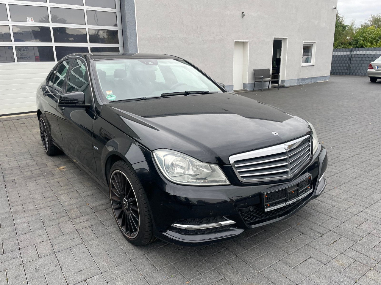 Mercedes-Benz C 180 C -Klasse Lim. C 180 CGI BlueEfficiency - Sedan araba: fotoğraf 1 Mercedes-Benz C 180 C -Klasse Lim. C 180 CGI BlueEfficiency - Sedan araba: fotoğraf 1
