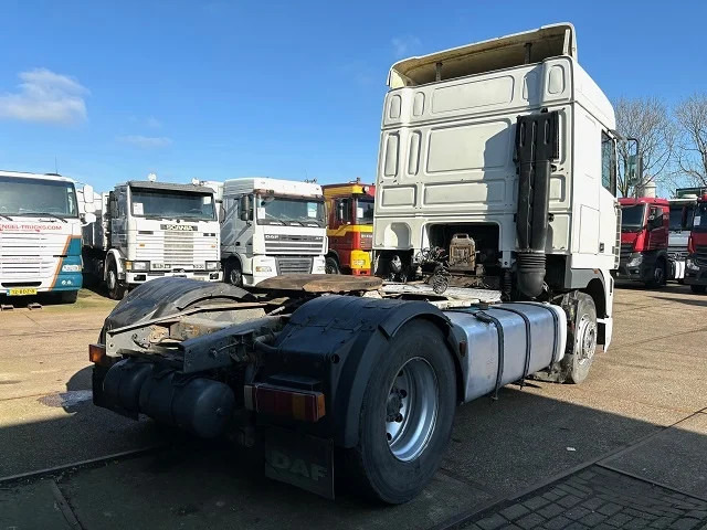DAF 95.380 XF SPACECAB (EURO 2 / ZF16 MANUAL GEARBOX / D.E.B. ENGINE BRAKE / AIRCONDITIONING) - Çekici: fotoğraf 3 DAF 95.380 XF SPACECAB (EURO 2 / ZF16 MANUAL GEARBOX / D.E.B. ENGINE BRAKE / AIRCONDITIONING) - Çekici: fotoğraf 3