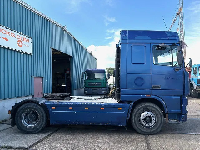 DAF 95.380 XF SPACECAB (EURO 2 / ZF16 MANUAL GEARBOX / HYDRAULIC KIT / P.T.O. / SIDE SKIRTS / AIRCONDITIONING) - Çekici: fotoğraf 4 DAF 95.380 XF SPACECAB (EURO 2 / ZF16 MANUAL GEARBOX / HYDRAULIC KIT / P.T.O. / SIDE SKIRTS / AIRCONDITIONING) - Çekici: fotoğraf 4