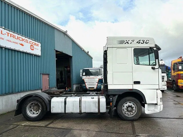 DAF 95.430 XF SPACECAB (EURO 3 / ZF16 MANUAL GEARBOX / ZF-INTARDER / AIRCONDITIONING) - Çekici: fotoğraf 4 DAF 95.430 XF SPACECAB (EURO 3 / ZF16 MANUAL GEARBOX / ZF-INTARDER / AIRCONDITIONING) - Çekici: fotoğraf 4