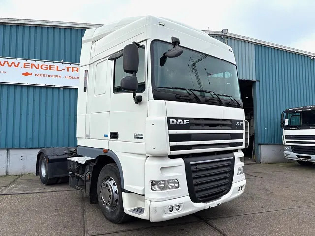 DAF XF 105.460 ATE SPACECAB 4x2 ONLY 835.500 KM (ZF-MANUAL GEARBOX / ZF-INTARDER / AIRCONDITIONING / EURO 5) - Çekici: fotoğraf 2 DAF XF 105.460 ATE SPACECAB 4x2 ONLY 835.500 KM (ZF-MANUAL GEARBOX / ZF-INTARDER / AIRCONDITIONING / EURO 5) - Çekici: fotoğraf 2