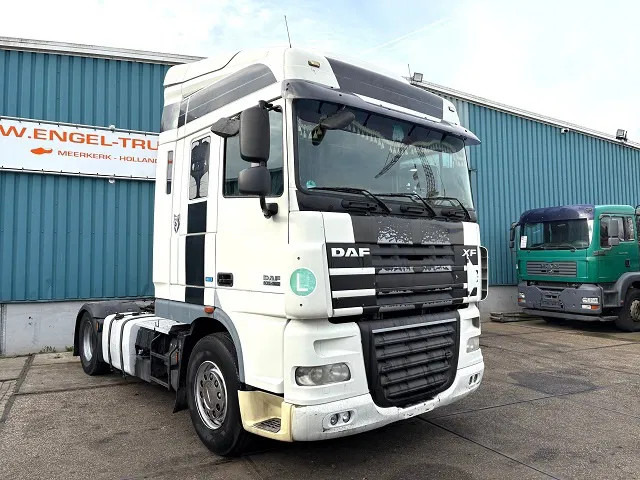 DAF XF 105.460 ATE SPACECAB (EURO 5 / ZF16 MANUAL GEARBOX / 995+500 LITER DIESELTANK / FRIDGE UNDER BED / ETC.) - Çekici: fotoğraf 2 DAF XF 105.460 ATE SPACECAB (EURO 5 / ZF16 MANUAL GEARBOX / 995+500 LITER DIESELTANK / FRIDGE UNDER BED / ETC.) - Çekici: fotoğraf 2