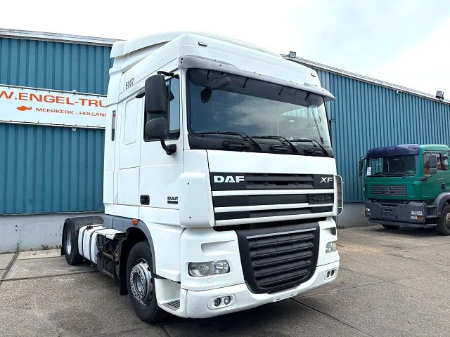DAF XF 105.460 SPACECAB (4 IDENTICAL UNITS AVAILBLE) (ZF16 MANUAL GEARBOX / MX-BRAKE / 870+430 LITER TANK / FRIDGE / AIRCONDITIONING - Çekici: fotoğraf 2 DAF XF 105.460 SPACECAB (4 IDENTICAL UNITS AVAILBLE) (ZF16 MANUAL GEARBOX / MX-BRAKE / 870+430 LITER TANK / FRIDGE / AIRCONDITIONING - Çekici: fotoğraf 2