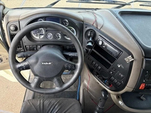 DAF XF 105.460 SPACECAB (ZF-MANUAL GEARBOX / 2x DIESELTANK / MX-ENGINE BRAKE / AIRCONDITIONING / FRIDGE / ETC.) - Çekici: fotoğraf 5 DAF XF 105.460 SPACECAB (ZF-MANUAL GEARBOX / 2x DIESELTANK / MX-ENGINE BRAKE / AIRCONDITIONING / FRIDGE / ETC.) - Çekici: fotoğraf 5