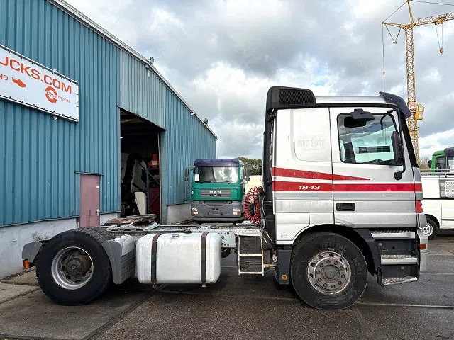 Mercedes-Benz Actros 1843 LS SLEEPERCAB (MP1) (ZF16 MANUAL GEARBOX / REDUCTION AXLES / AIRCONDITIONING / ETC.) - Çekici: fotoğraf 4 Mercedes-Benz Actros 1843 LS SLEEPERCAB (MP1) (ZF16 MANUAL GEARBOX / REDUCTION AXLES / AIRCONDITIONING / ETC.) - Çekici: fotoğraf 4