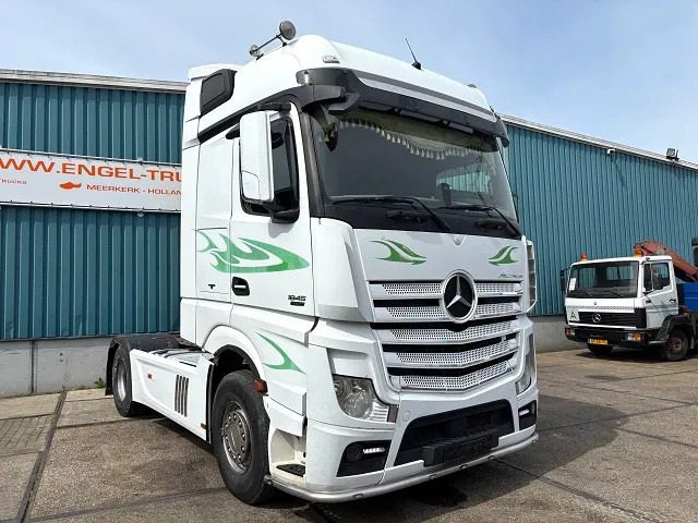Mercedes-Benz Actros 1845 LS BIGSPACE (RETARDER / EURO 5 / TELLIGENT GEARBOX / FULL SPOILERSET / 2x DIESELTANK / AIRCONDITIONING) - Çekici: fotoğraf 2 Mercedes-Benz Actros 1845 LS BIGSPACE (RETARDER / EURO 5 / TELLIGENT GEARBOX / FULL SPOILERSET / 2x DIESELTANK / AIRCONDITIONING) - Çekici: fotoğraf 2