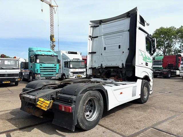Mercedes-Benz Actros 1845 LS BIGSPACE (RETARDER / EURO 5 / TELLIGENT GEARBOX / FULL SPOILERSET / 2x DIESELTANK / AIRCONDITIONING) - Çekici: fotoğraf 3 Mercedes-Benz Actros 1845 LS BIGSPACE (RETARDER / EURO 5 / TELLIGENT GEARBOX / FULL SPOILERSET / 2x DIESELTANK / AIRCONDITIONING) - Çekici: fotoğraf 3