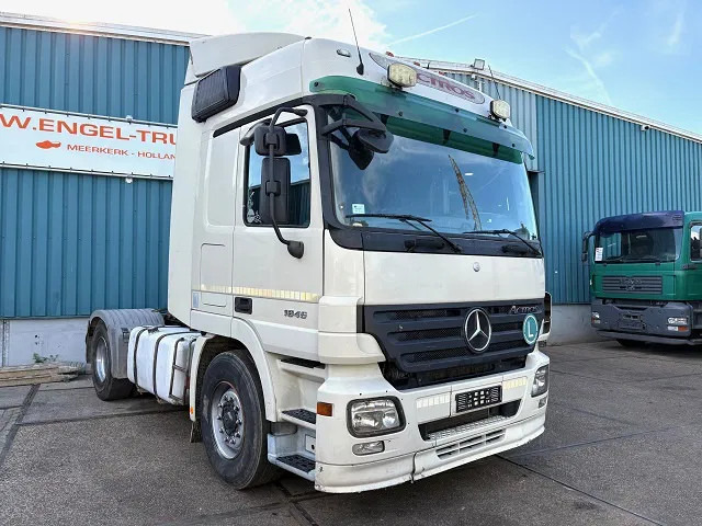 Mercedes-Benz Actros 1846 LS (MP2) (EPS WITH CLUTCH (3 PEDALS) / RETARDER / AIRCONDITIONING / ETC) - Çekici: fotoğraf 2 Mercedes-Benz Actros 1846 LS (MP2) (EPS WITH CLUTCH (3 PEDALS) / RETARDER / AIRCONDITIONING / ETC) - Çekici: fotoğraf 2