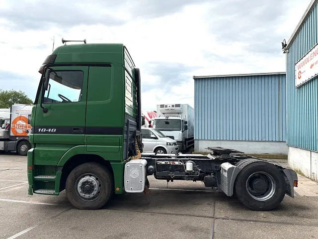 Mercedes-Benz Actros 1848 V8 MEGASPACE (EPS WITH CLUTCH (3 PEDALS) / REDUCTION AXLE / FRIDGE / ETC.) - Çekici: fotoğraf 5 Mercedes-Benz Actros 1848 V8 MEGASPACE (EPS WITH CLUTCH (3 PEDALS) / REDUCTION AXLE / FRIDGE / ETC.) - Çekici: fotoğraf 5