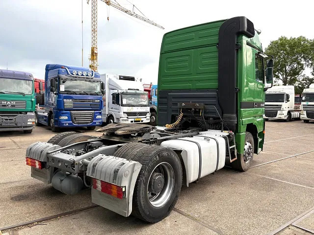 Mercedes-Benz Actros 1848 V8 MEGASPACE (EPS WITH CLUTCH (3 PEDALS) / REDUCTION AXLE / FRIDGE / ETC.) - Çekici: fotoğraf 3 Mercedes-Benz Actros 1848 V8 MEGASPACE (EPS WITH CLUTCH (3 PEDALS) / REDUCTION AXLE / FRIDGE / ETC.) - Çekici: fotoğraf 3