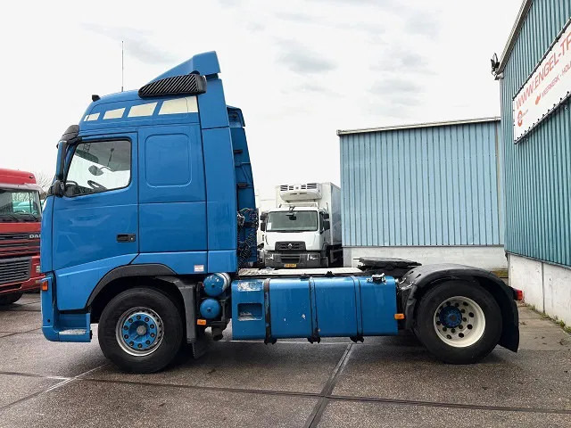 Volvo FH 400 GLOBETROTTER (VIN: 7B446149 / I-SHIFT / ADR-VLG / AIRCONDITIONING / COMPLETE SPOILERSET ON CABIN) - Çekici: fotoğraf 5 Volvo FH 400 GLOBETROTTER (VIN: 7B446149 / I-SHIFT / ADR-VLG / AIRCONDITIONING / COMPLETE SPOILERSET ON CABIN) - Çekici: fotoğraf 5