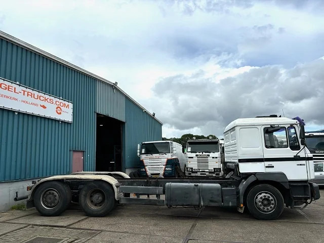 MAN 26.414 FNL-T (6-CILINDERHEADS) 6x4 CHASSIS (EURO 2 / ZF16 MANUAL GEARBOX / REDUCTION AXLES) - Şasi kamyon: fotoğraf 4 MAN 26.414 FNL-T (6-CILINDERHEADS) 6x4 CHASSIS (EURO 2 / ZF16 MANUAL GEARBOX / REDUCTION AXLES) - Şasi kamyon: fotoğraf 4