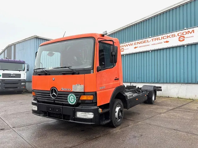 Mercedes-Benz Atego 823L DAY CAB (6-CILINDER) 4x2 CHASSIS (MANUAL GEARBOX / SPER DIFFERENTIAL / 6-CILINDER ENGINE) - Şasi kamyon: fotoğraf 1 Mercedes-Benz Atego 823L DAY CAB (6-CILINDER) 4x2 CHASSIS (MANUAL GEARBOX / SPER DIFFERENTIAL / 6-CILINDER ENGINE) - Şasi kamyon: fotoğraf 1
