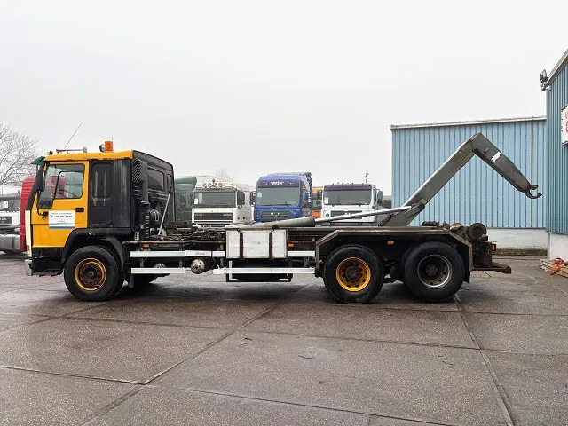 Volvo FL 12.380 6x2 A-RIDE (ORIGINAL DUTCH) HOOK-ARM CONTAINER SYSTEM (FULL STEEL SUSPENSION / REDUCTION AXLE / 10 TIRES / 8.000 KG. F - Kancalı yükleyici kamyon: fotoğraf 5 Volvo FL 12.380 6x2 A-RIDE (ORIGINAL DUTCH) HOOK-ARM CONTAINER SYSTEM (FULL STEEL SUSPENSION / REDUCTION AXLE / 10 TIRES / 8.000 KG. F - Kancalı yükleyici kamyon: fotoğraf 5