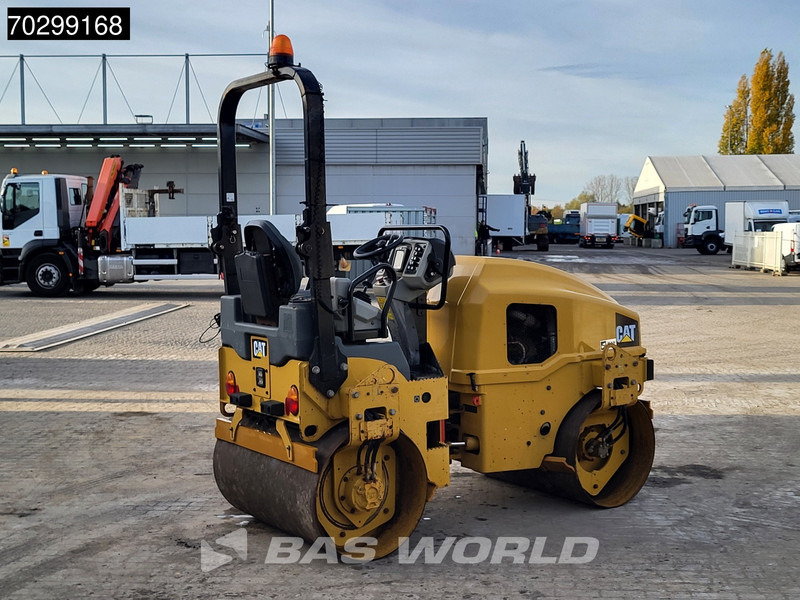 Caterpillar CB2.7 - Silindir makinesi: fotoğraf 5 Caterpillar CB2.7 - Silindir makinesi: fotoğraf 5