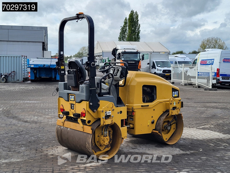 Caterpillar CB2.7 - Silindir makinesi: fotoğraf 5 Caterpillar CB2.7 - Silindir makinesi: fotoğraf 5