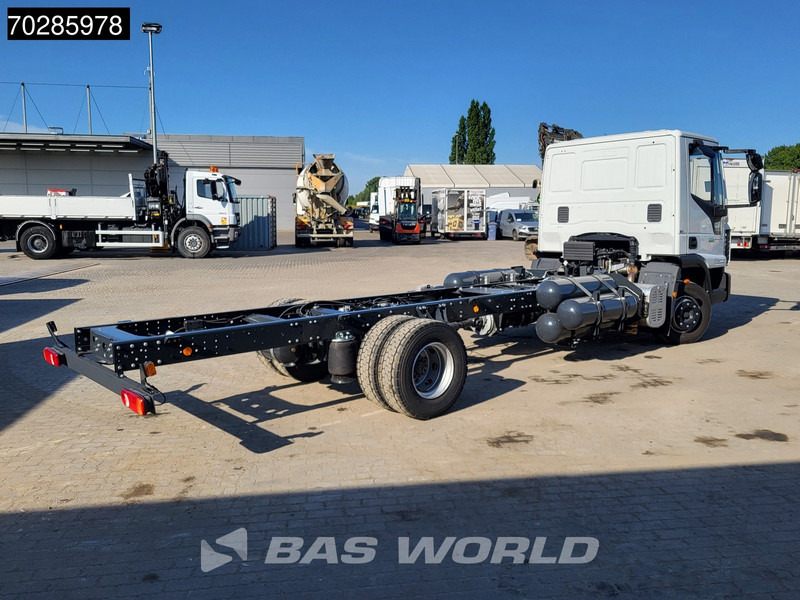 Iveco 120-210L 4X2 NEW 12tons chassis! CNG Engine TELMA Retarder Manual Euro 6 - Şasi kamyon: fotoğraf 5 Iveco 120-210L 4X2 NEW 12tons chassis! CNG Engine TELMA Retarder Manual Euro 6 - Şasi kamyon: fotoğraf 5