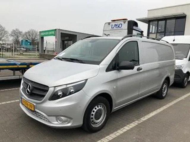 Iveco Daily 35C14 Open Laadbak met Kist Dubbellucht 3,5t Trekhaak Airco Cruise Euro6 Pritsche Pickup Open Box A/C Towbar Cruise control - Açık kasa kamyonet: fotoğraf 1 Iveco Daily 35C14 Open Laadbak met Kist Dubbellucht 3,5t Trekhaak Airco Cruise Euro6 Pritsche Pickup Open Box A/C Towbar Cruise control - Açık kasa kamyonet: fotoğraf 1