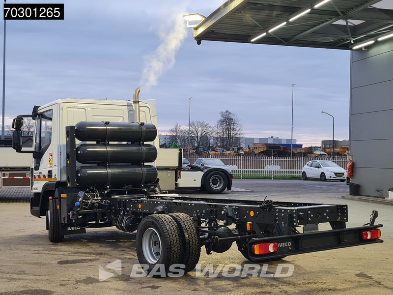 Iveco Eurocargo 120E210 4X2 NEW! 12 tons CNG chassis Automatic Airco Cruise control Euro 6 - Şasi kamyon: fotoğraf 3 Iveco Eurocargo 120E210 4X2 NEW! 12 tons CNG chassis Automatic Airco Cruise control Euro 6 - Şasi kamyon: fotoğraf 3