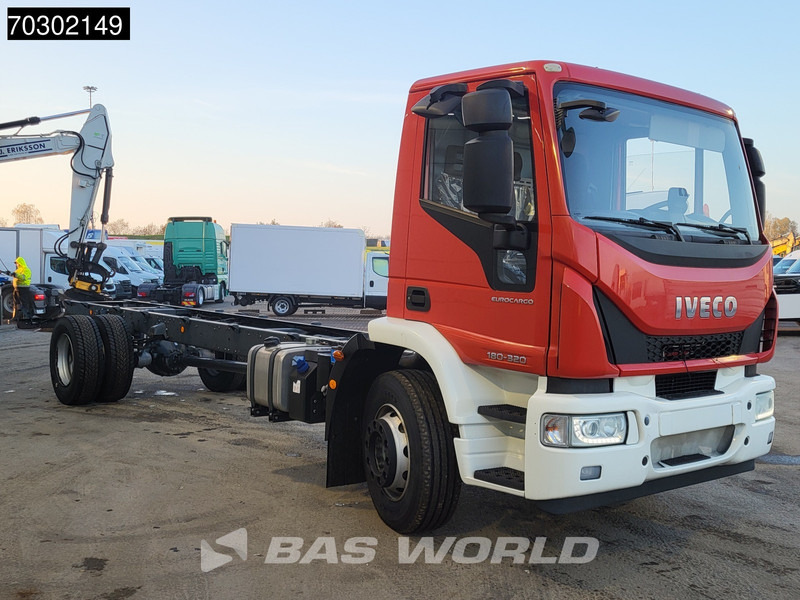 Iveco Eurocargo 180E320 4X2 NEW! 18T chassis 2017 production Euro 6 - Şasi kamyon: fotoğraf 3 Iveco Eurocargo 180E320 4X2 NEW! 18T chassis 2017 production Euro 6 - Şasi kamyon: fotoğraf 3