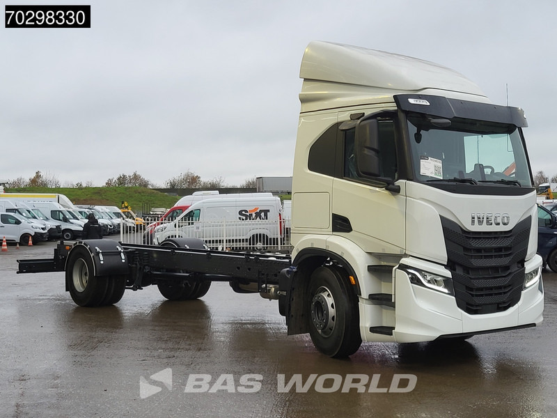 Iveco S-WAY 340 4X2 NEW! Chassis Automatic LED ACC Euro 6 - Şasi kamyon: fotoğraf 5 Iveco S-WAY 340 4X2 NEW! Chassis Automatic LED ACC Euro 6 - Şasi kamyon: fotoğraf 5