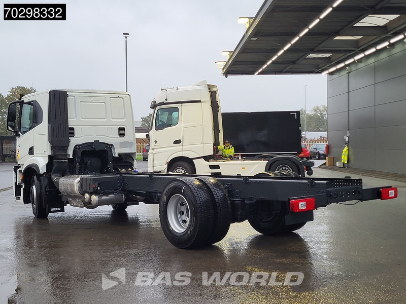Iveco S-Way 340 4X2 NEW chassis! Automatic Navi ACC LED Euro 6 - Şasi kamyon: fotoğraf 2 Iveco S-Way 340 4X2 NEW chassis! Automatic Navi ACC LED Euro 6 - Şasi kamyon: fotoğraf 2