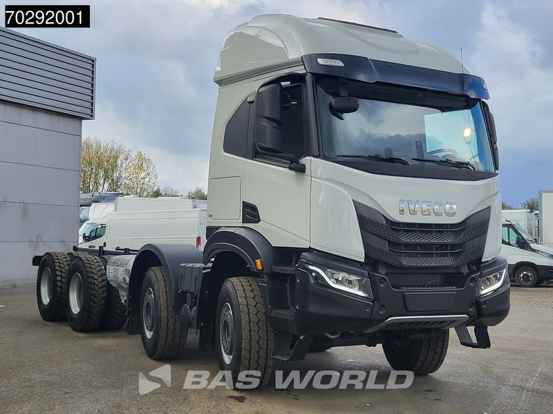 Iveco T-WAY 510 8X4 NEW! Retarder Big-Axle Steelsuspension LED Euro 6 - Şasi kamyon: fotoğraf 3 Iveco T-WAY 510 8X4 NEW! Retarder Big-Axle Steelsuspension LED Euro 6 - Şasi kamyon: fotoğraf 3