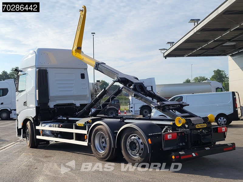 Iveco X-Way 580 6X2 NEW Palfinger PHT20SLD5 Hooklift Lift+steering Axle Automatic Navi ACC LED - Kancalı yükleyici kamyon: fotoğraf 2 Iveco X-Way 580 6X2 NEW Palfinger PHT20SLD5 Hooklift Lift+steering Axle Automatic Navi ACC LED - Kancalı yükleyici kamyon: fotoğraf 2