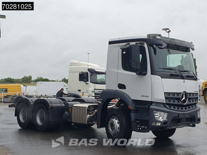 Mercedes-Benz Arocs 2636 6X4 NEW chassis Flywheel PTO Big-Axle Automatic Steelsuspension Euro 6 - Şasi kamyon: fotoğraf 3 Mercedes-Benz Arocs 2636 6X4 NEW chassis Flywheel PTO Big-Axle Automatic Steelsuspension Euro 6 - Şasi kamyon: fotoğraf 3