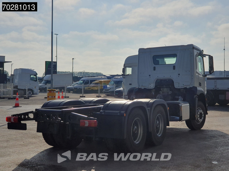 Mercedes-Benz Arocs 2636 6X4 NEW chassis Flywheel PTO Big-Axle Automatic Steelsuspension Euro 6 - Şasi kamyon: fotoğraf 5 Mercedes-Benz Arocs 2636 6X4 NEW chassis Flywheel PTO Big-Axle Automatic Steelsuspension Euro 6 - Şasi kamyon: fotoğraf 5