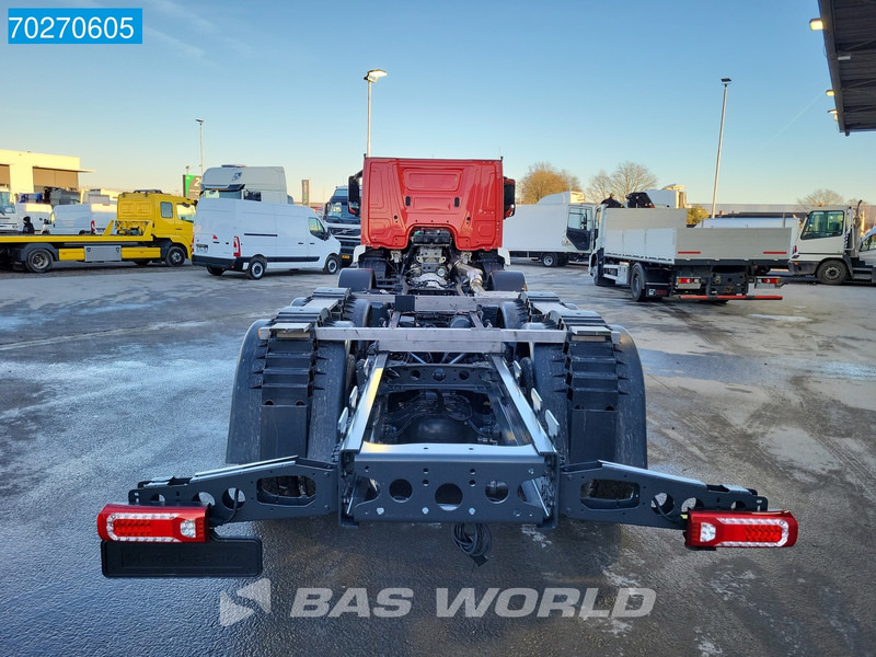 Mercedes-Benz Arocs 4843 8X4 NEW chassis RHD! Steel suspension Automatic Euro 6 - Şasi kamyon: fotoğraf 3 Mercedes-Benz Arocs 4843 8X4 NEW chassis RHD! Steel suspension Automatic Euro 6 - Şasi kamyon: fotoğraf 3