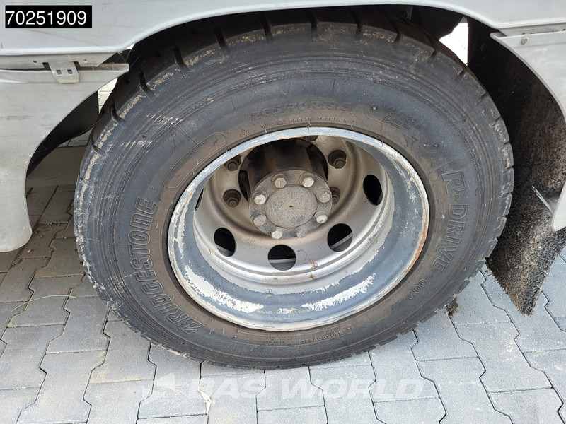 Mercedes-Benz Atego 1218 4X2 Ladebordwand - Kapalı kasa kamyon: fotoğraf 2 Mercedes-Benz Atego 1218 4X2 Ladebordwand - Kapalı kasa kamyon: fotoğraf 2
