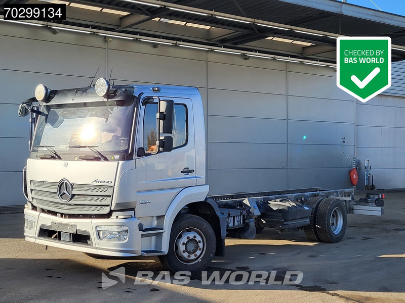 Mercedes-Benz Atego 1224 Atego 4X2 12tons chassis LOW Mileage! Automatic Airco Euro 6 - Şasi kamyon: fotoğraf 1 Mercedes-Benz Atego 1224 Atego 4X2 12tons chassis LOW Mileage! Automatic Airco Euro 6 - Şasi kamyon: fotoğraf 1