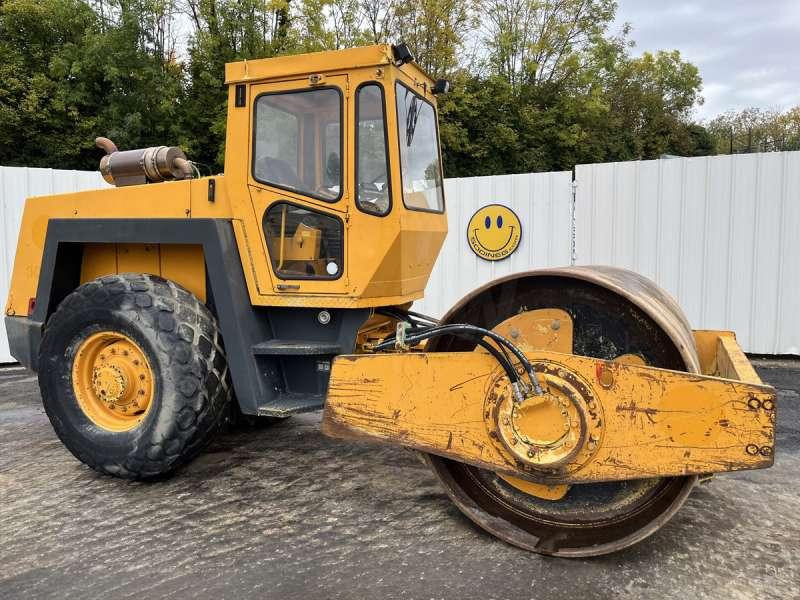 Bomag Compacteur Mixte / Bille et pneus BW213D - Kombine silindir: fotoğraf 1 Bomag Compacteur Mixte / Bille et pneus BW213D - Kombine silindir: fotoğraf 1