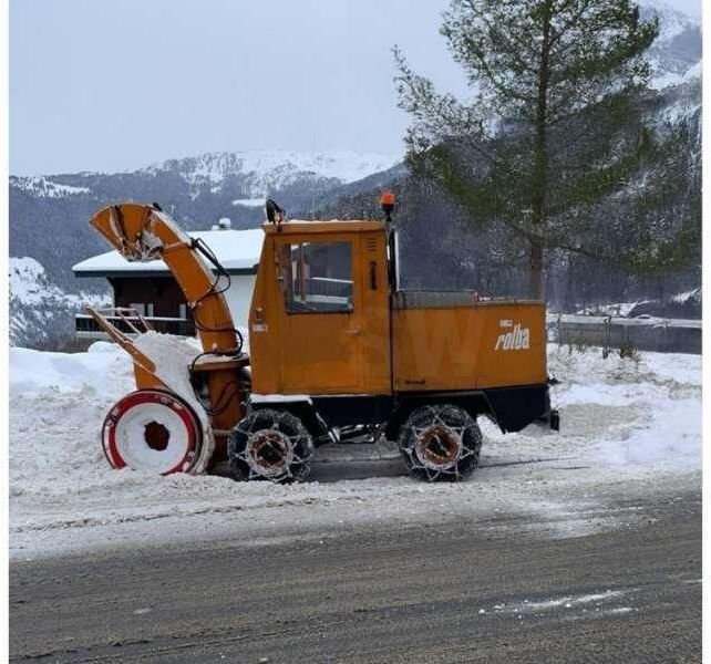 Rolba R200 - Diğer araçlar: fotoğraf 1 Rolba R200 - Diğer araçlar: fotoğraf 1