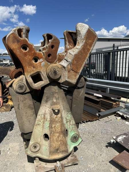 MONTABERT Lot 2 Croc Béton - Hidrolik makas: fotoğraf 1 MONTABERT Lot 2 Croc Béton - Hidrolik makas: fotoğraf 1