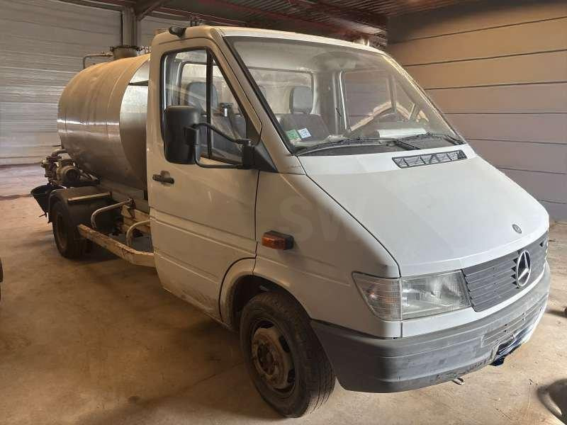 Mercedes 410 A EMULSION + TREMI GRAVILLON - Asfalt distribütörü: fotoğraf 1 Mercedes 410 A EMULSION + TREMI GRAVILLON - Asfalt distribütörü: fotoğraf 1