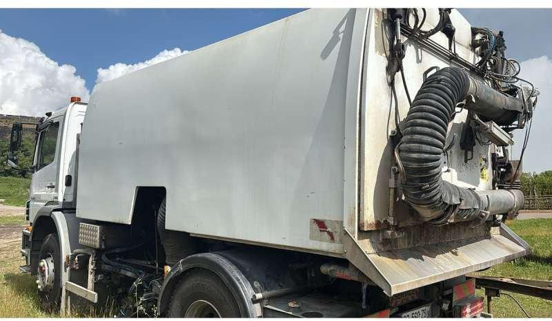 Mercedes AXOR 1829 - Yol süpürme aracı: fotoğraf 4 Mercedes AXOR 1829 - Yol süpürme aracı: fotoğraf 4